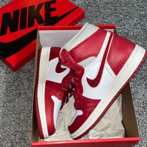 Wmns Air Jordan 1 High OG 'Newstalgia Chenille'